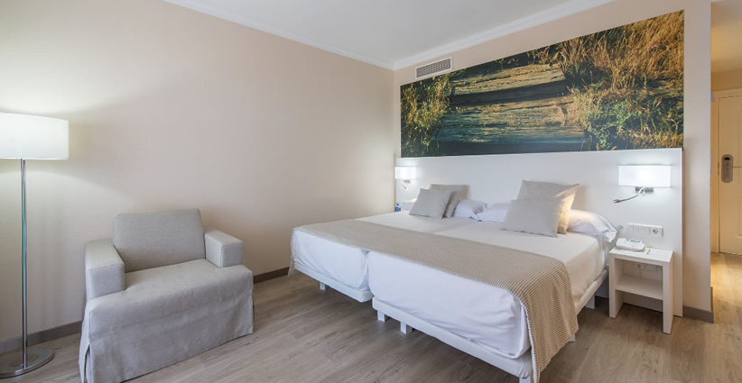 HOTEL OLIVA NOVA BEACH & GOLF RESORT 4****